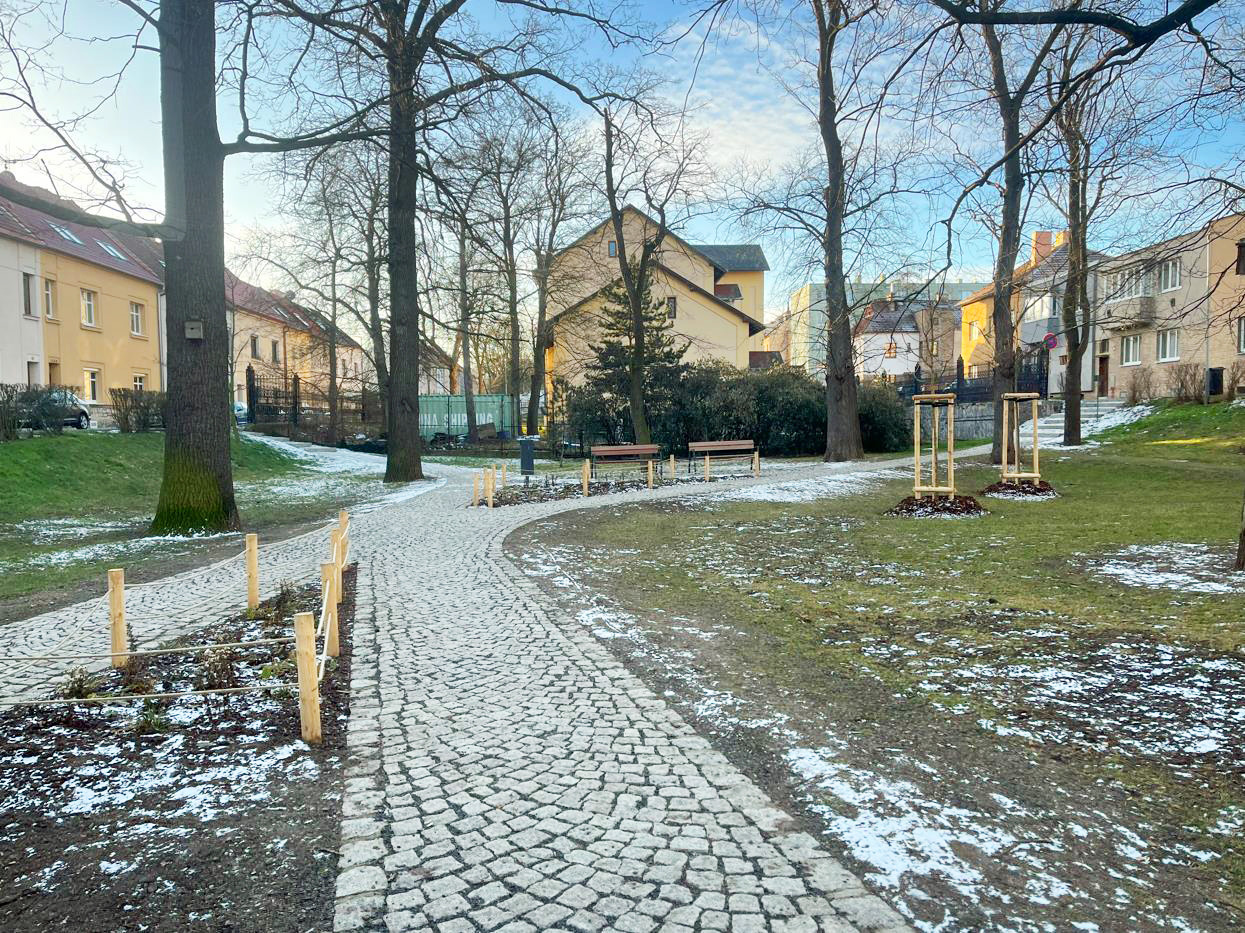 Obnova/vegetační úpravy městského parku Holárkovy sady v Lounech