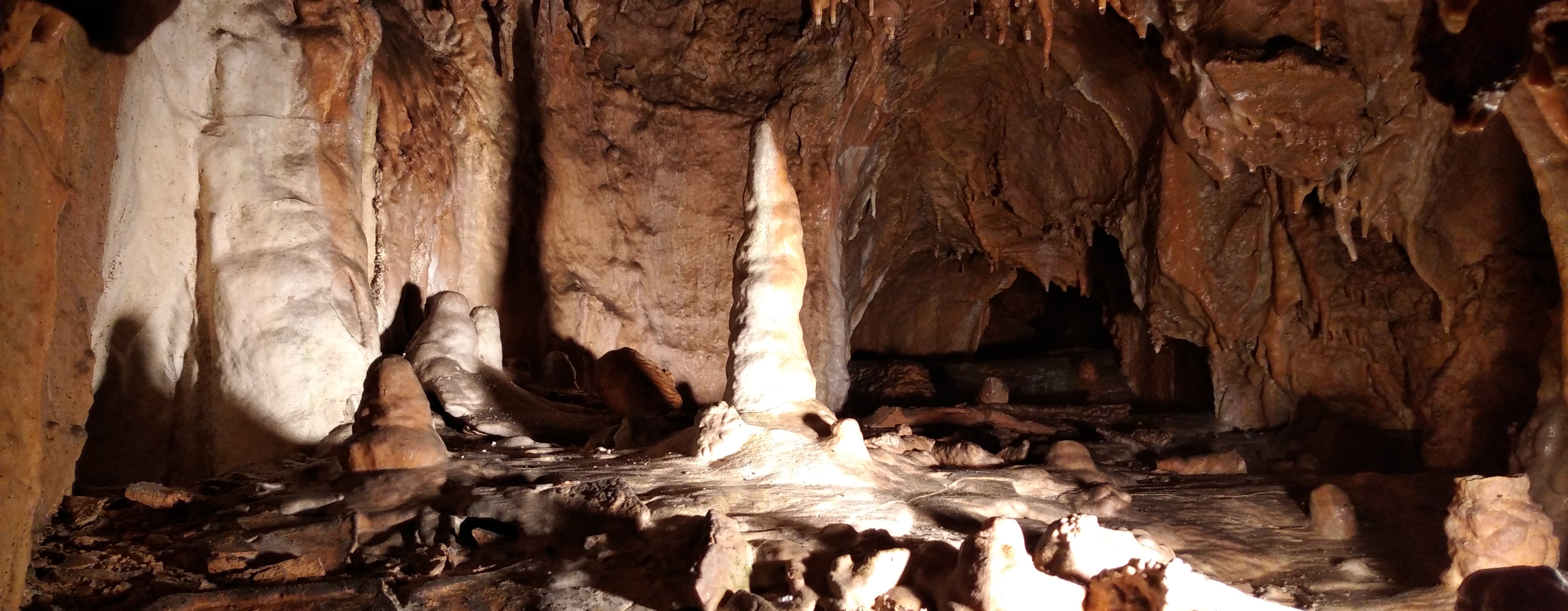 Moravský kras uvnitř jeskyně.