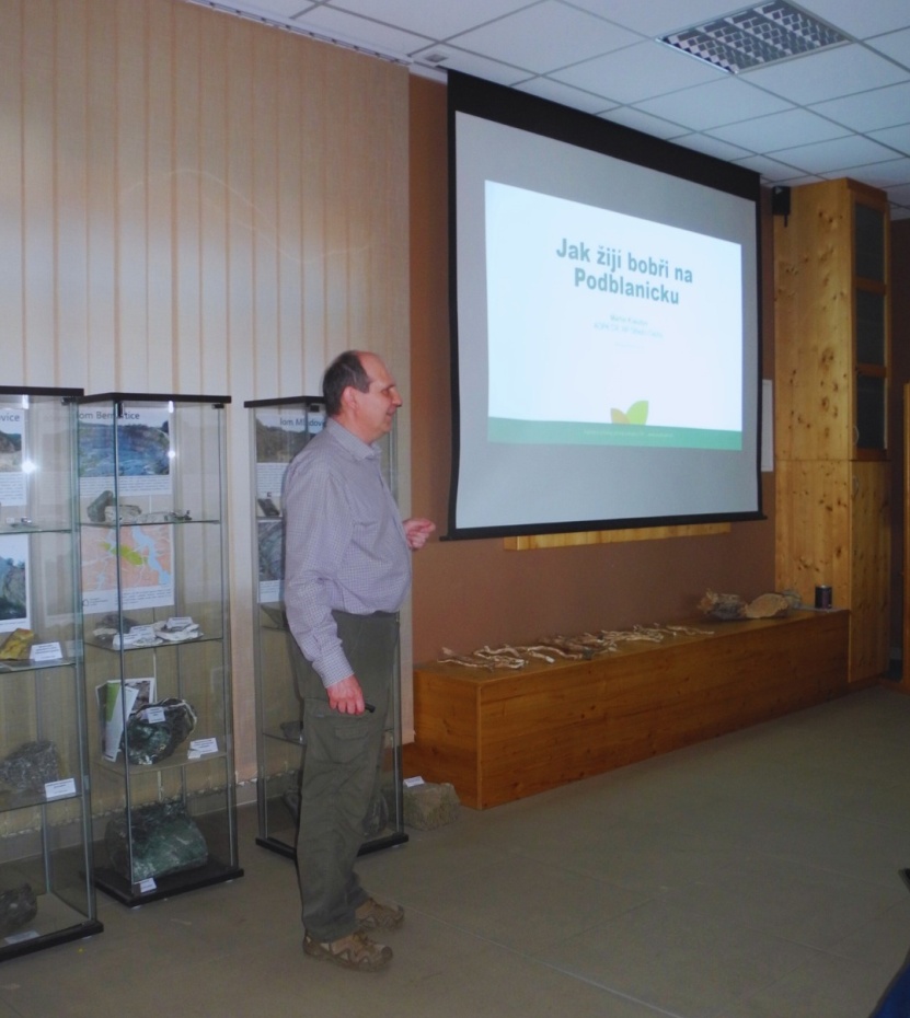 Martin Klaudys přednáší o bobrech.